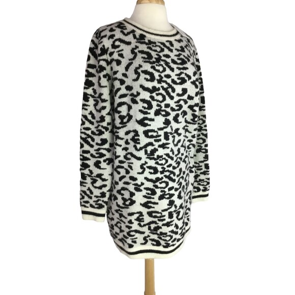 Lovers + Friends Closing In Sweater Dress in Snow Leopard Size L Revolve $168 - Picture 13 of 16